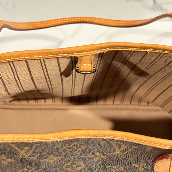 Louis Vuitton Neverfull Mm - Picture 12 of 16